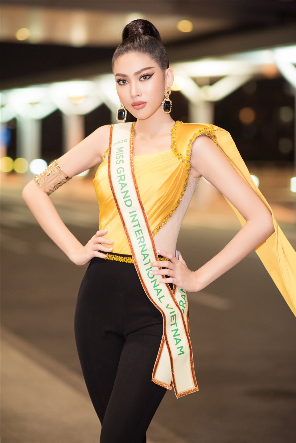 Sau khi được công bố trở thành đại diện tham dự cuộc thi Miss Grand International 2020, Á hậu Ngọc Thảo đã gấp rút tập luyện và chuẩn bị hành trang cho ngày lên đường. Ảnh: SV.