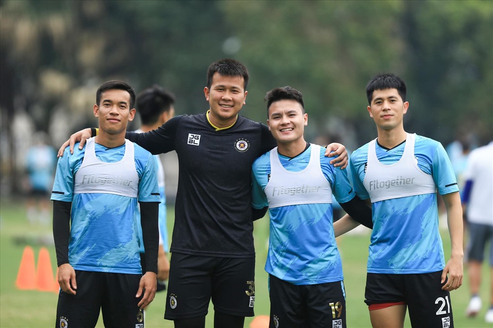 Cầu thủ Hà Nội sẵn sàng cho ngày V.League 2021 trở lại. Ảnh: Hoài Thu