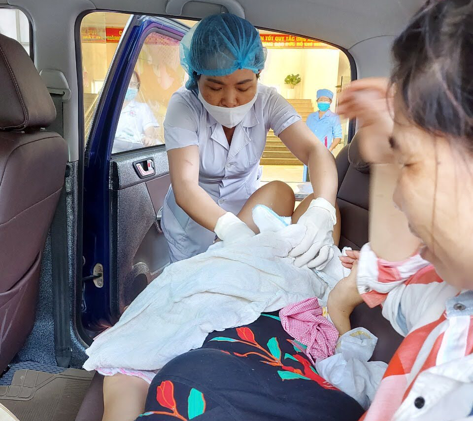 Tác phẩm “Đỡ đẻ trên xe taxi” của tác giả Mai Thị Ngọc Hà (đoàn viên công đoàn Bệnh viện Đa khoa khu vực Nghi Sơn (Thanh Hóa), đạt giải Nhì.
