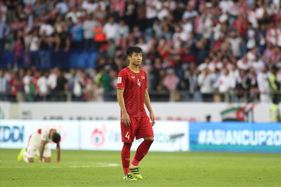 Bùi Tiến Dũng quyết tâm giúp tuyển Việt Nam vượt qua vòng loại thứ 2 World Cup 2022 khu vực châu Á. Ảnh: Hữu Phạm