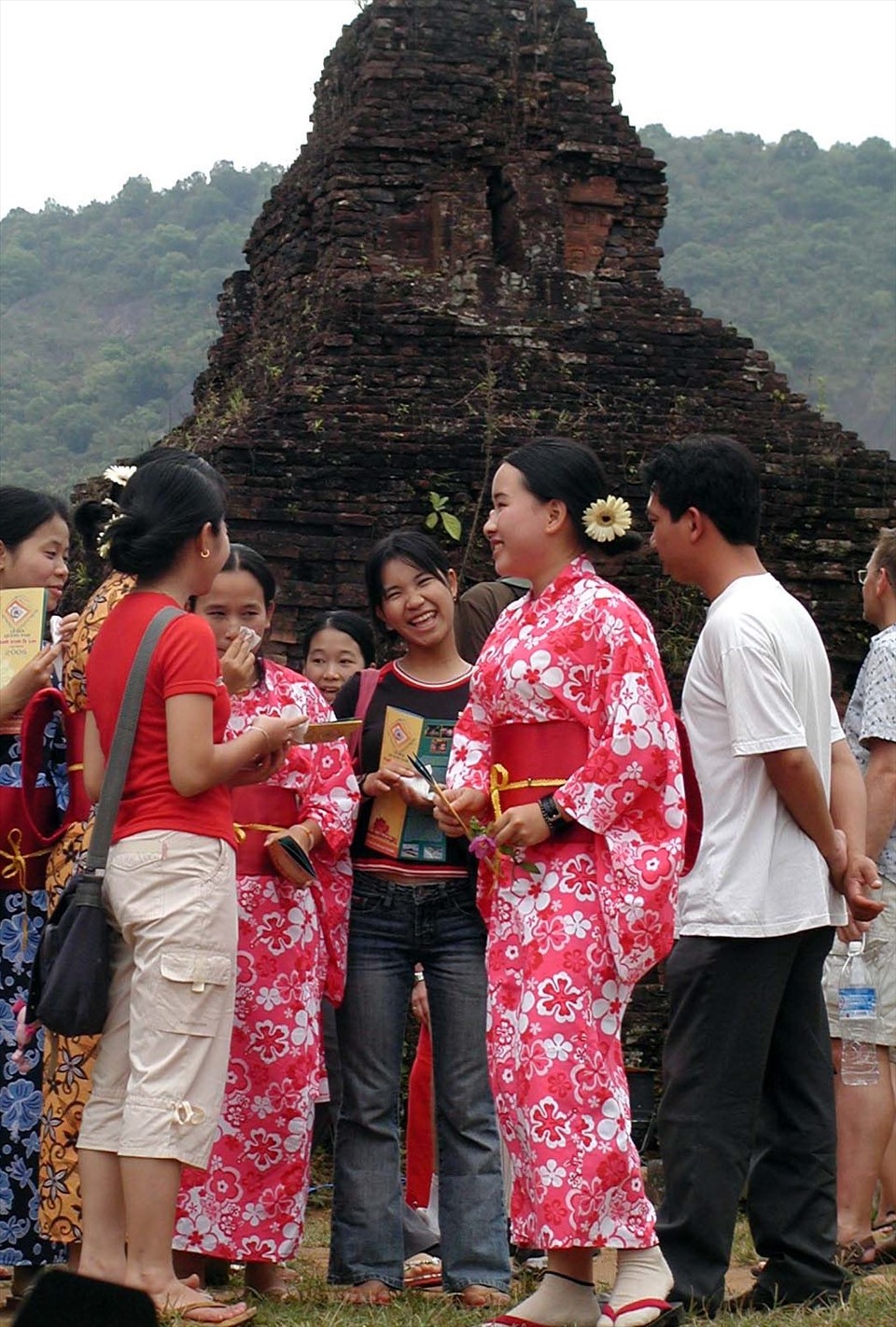 Image hình ảnh hình ảnh hình ảnh hình ảnh hình ảnh hình ảnh hình ảnh Việt Hoa - Người Quảng Nam 