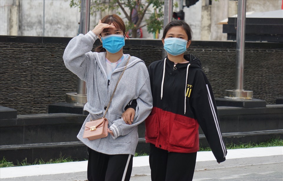 Phần lớn người dân Đà Nẵng đều chấp hành tốt các quy định về phòng chống dịch COVID-19 khi ra khỏi nhà. Ảnh: HL
