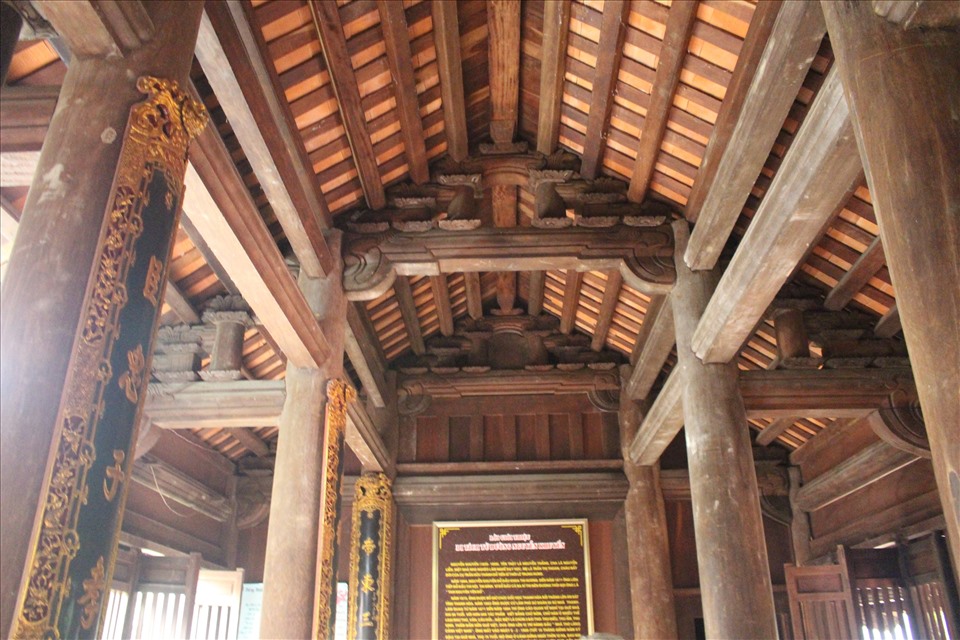 Các chi tiết trong ngôi nhà được làm gỗ, mang đậm kiến trúc Bắc Bộ.