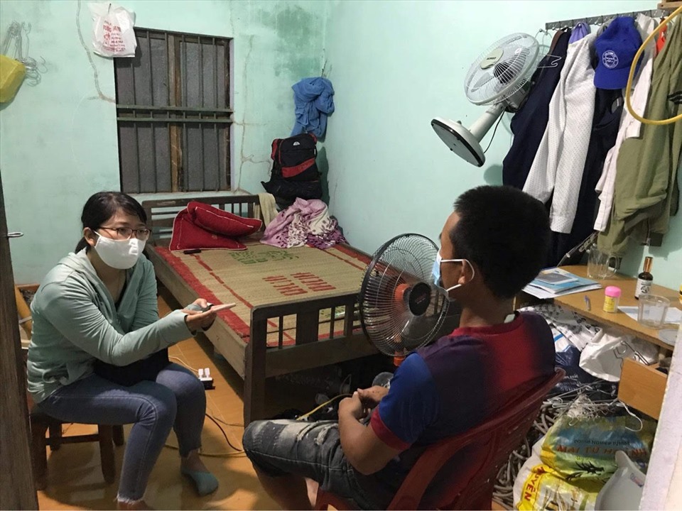 Tác giả tác nghiệp tại Đà Nẵng trong đợt dịch COVID-19 lần thứ 2. Ảnh: Tường Minh