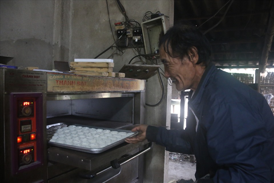 Làng nghề bánh in truyền thống ở Quảng Nam tất bật vụ Tết