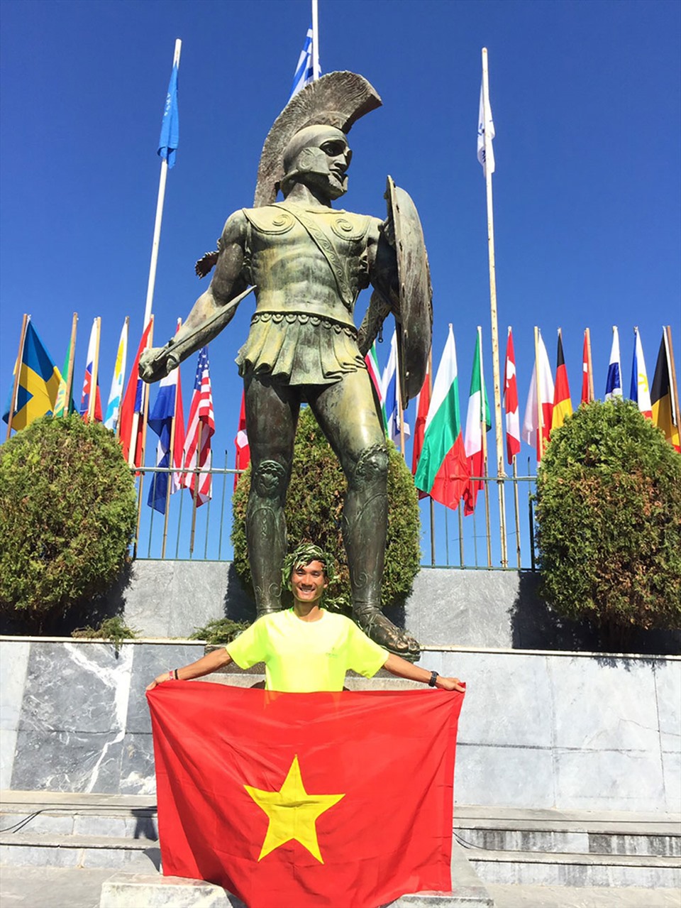 Quang Trần là người Việt Nam đầu tiên hoàn thành cự ly siêu marathon Spartathlon tại Hy Lạp. Ảnh: NVCC