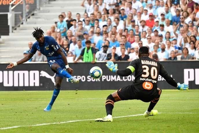 2. Boulaye Dia (Tiền đạo - Reims): 12 bàn thắng