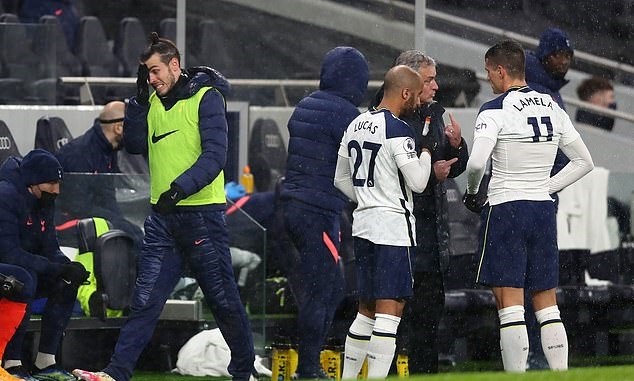 Khoảnh khắc Tottenham còn quyền thay người nhưng Mourinho không sử dụng Bale. Ảnh: AFP.