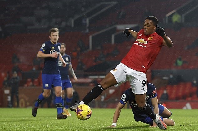Martial mới 25 tuổi nhưng có tới 249 trận cho Man United. Ảnh: AFP.
