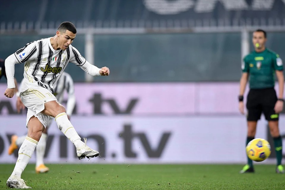 Ronaldo đã trở thành chân sút xuất sắc nhất trong lịch sử bóng đá, với 763 bàn. Ảnh: AFP