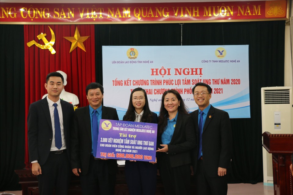 Chương phúc lợi LĐLĐ tỉnh Nghệ An ký kết với Công ty TNHH Meladtec Nghệ An, có 2.529 người được lấy mẫu xét nghiệm. Ảnh: TT