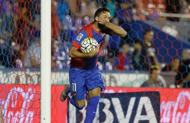 5. José Luis Morales (Tiền vệ cánh trái - Levante): 10 bàn thắng