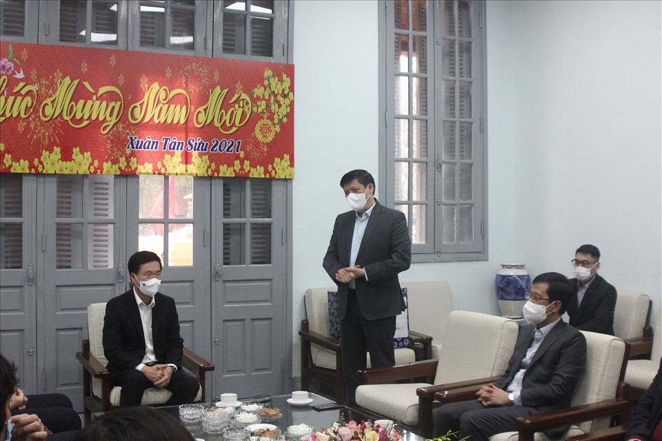 GS.TS Nguyễn Thanh Long - Bộ trưởng Bộ Y tế phát biểu tại buổi làm việc. Ảnh T.Vương