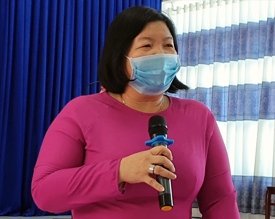 Phó chủ tịch UBND tỉnh Bạc Liêu Cao Xuân Thu Vân thông tin tại cuộc họp báo. Ảnh: Nhật Hồ