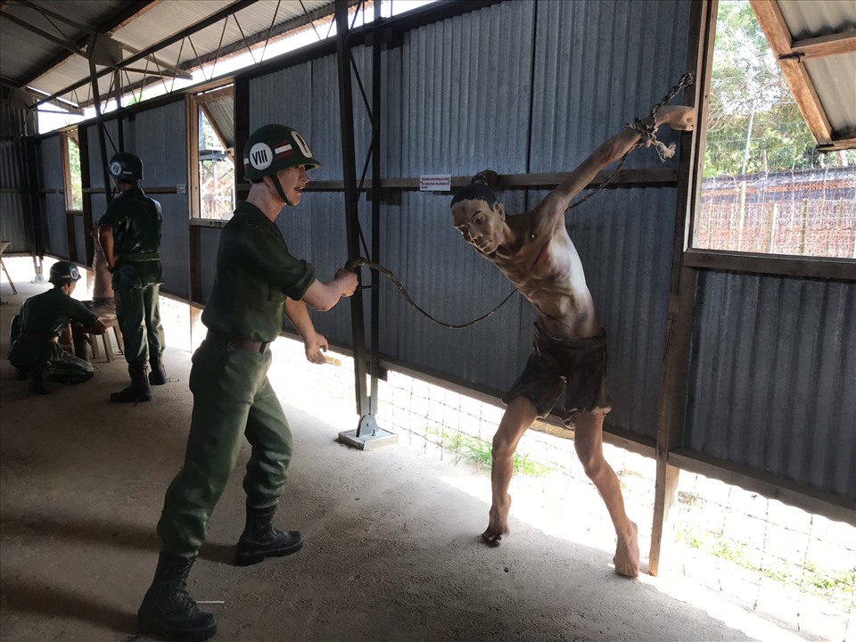 Nhà tù Phú Quốc thật là điểm đến để lại nhiều cảm xúc cho du khách khi đến đây. Ảnh: Hương Mai