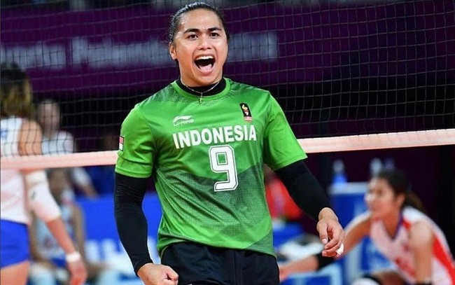 Manganang được công bố là nam sau thời gian dài thi đấu cho bóng chuyền nữ Indonesia. Ảnh: FIVB