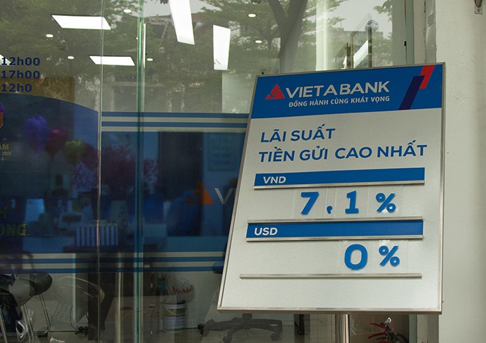 Mức lãi suất trên 7%/năm hiện xuất hiện tại khá nhiều ngân hàng. Ảnh: Thu Hảo