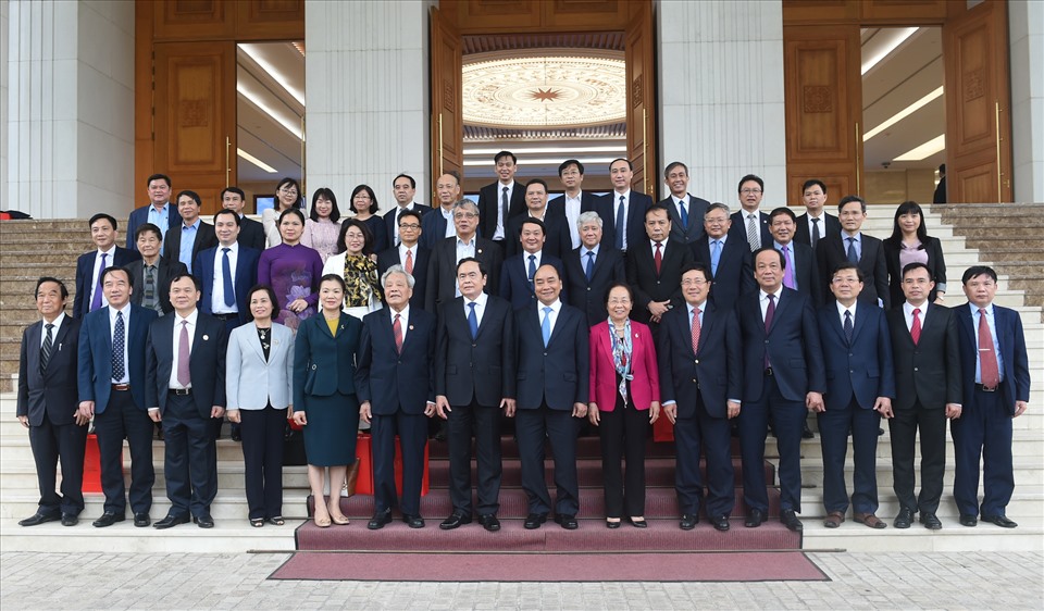 Thủ tướng Nguyễn Xuân Phúc và các đại biểu dự Hội nghị.