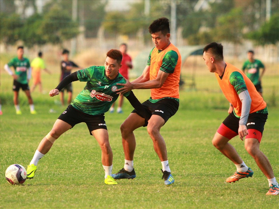 TPHCM tập luyện trước trận đấu gặp Than Quảng Ninh. Ảnh: Thanh Vũ