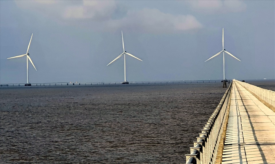 Bạc Liêu là tỉnh đi đầu trong vùng ĐBSCL phát triển điện gió ngoài khơi. Ảnh: Nhật Hồ