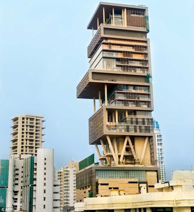Toà nhà 27 tầng của tỉ phú Mukesh Ambani. Ảnh: AFP