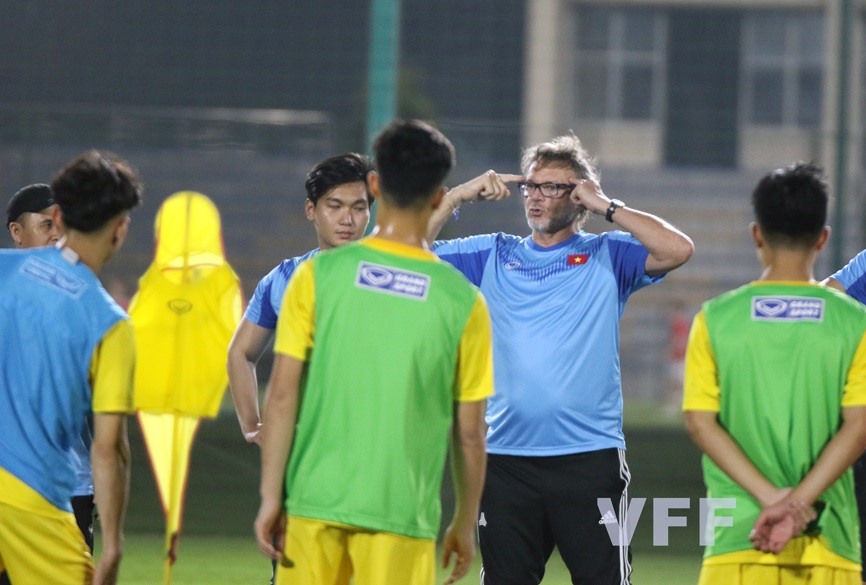 Huấn luyện viên Philippe Troussier hướng đến nhiều mục tiêu cùng U18 Việt Nam. Ảnh: VFF