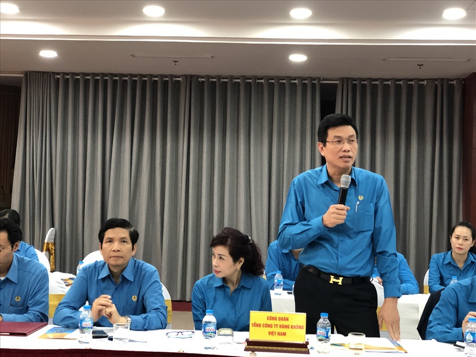 Ông Tạ Thiên Long, Chủ tịch Công đoàn Tổng công ty Hàng không Việt Nam phát biểu tại hội nghị. Ảnh: Bảo Hân