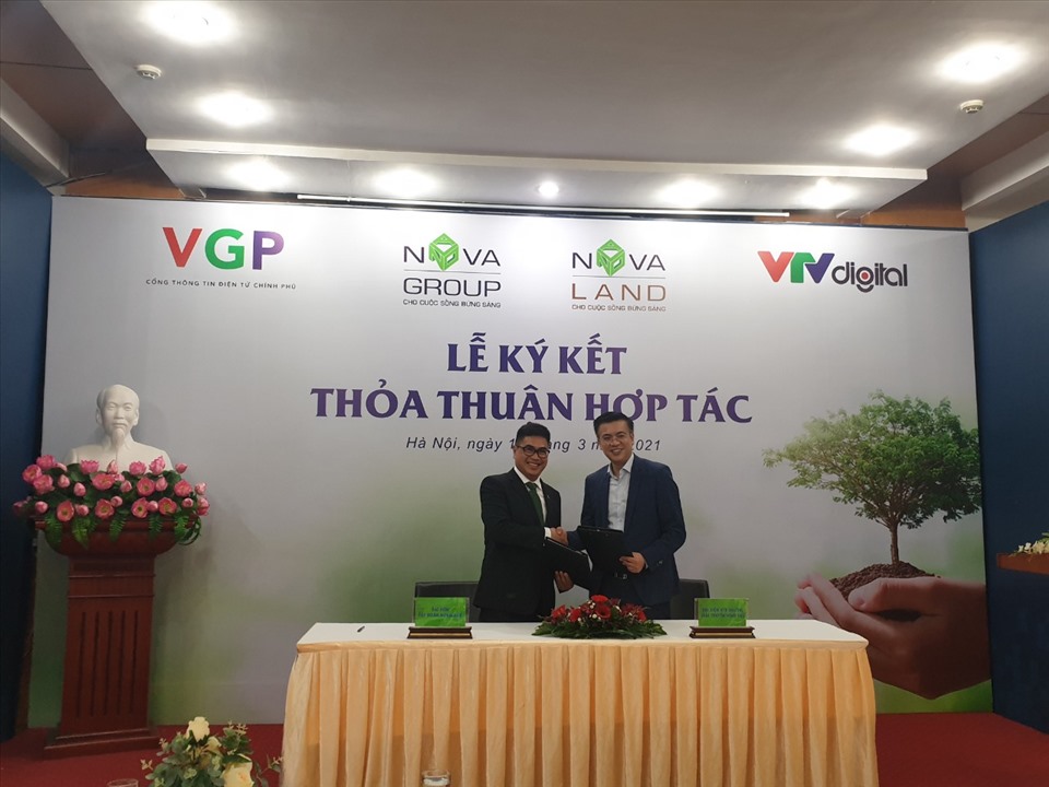Đại diện VTV Digital – Đài truyền hình Việt Nam và Tập đoàn Novaland ký kết Thỏa thuận hợp tác.
