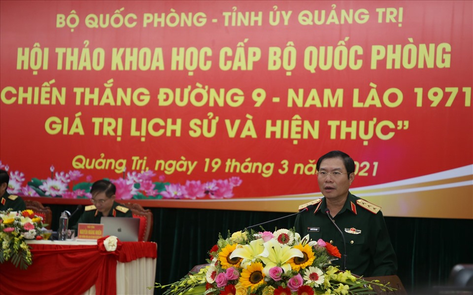 Thượng tướng Nguyễn Tân Cương – Thứ trưởng Bộ Quốc phòng phát biểu khai mạc hội thảo. Ảnh: Hưng Thơ.