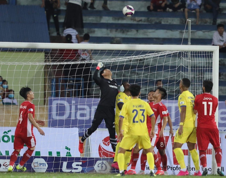 Nam Định nhận thất bại thứ 3 liên tiếp tại V.League 2021. Ảnh: N.Đ