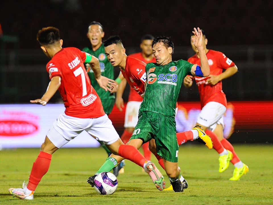 Câu lạc bộ Sài Gòn cũng được hưởng quả phạt 11m ở phút 52 nhưng Daisuke Matsui thực hiện không thành công. Ảnh: VPF
