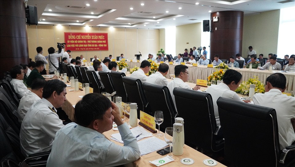 Đoàn công tác của Chính phủ làm việc với lãnh đạo tỉnh Bà Rịa – Vũng Tàu. Ảnh: Nguyễn Độ