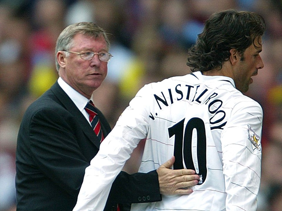 Khi Man United không có thành tích tập thể thì Nistelrooy cũng không thể có danh hiệu cá nhân. Ảnh: AFP