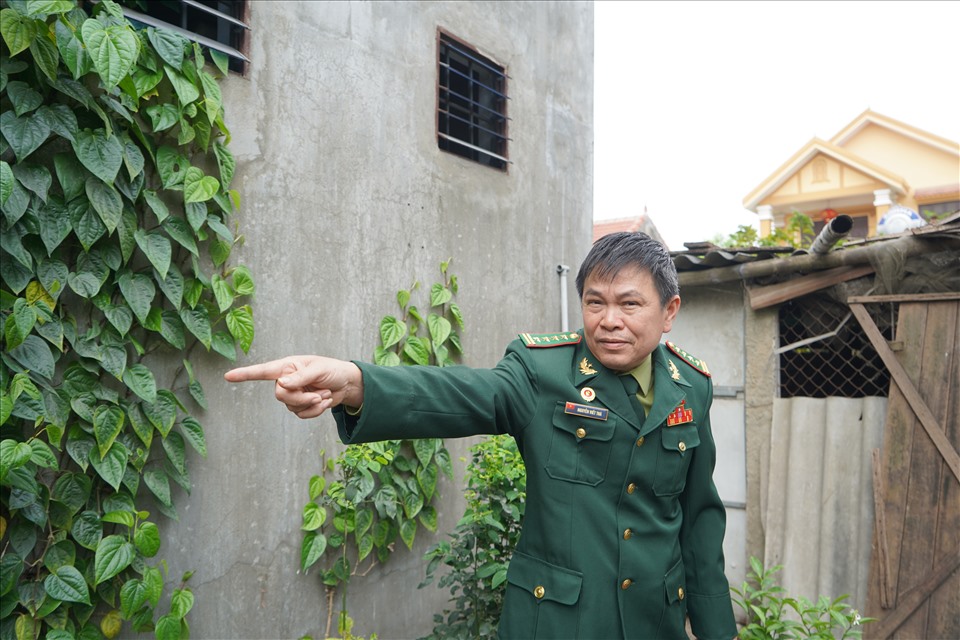 Từ người phản ánh bị hàng xóm chiếm đất, bỗng dưng đại tá Nguyễn Viết Thà bị cáo buộc lấn chiếm đất hàng xóm. Ảnh: QĐ