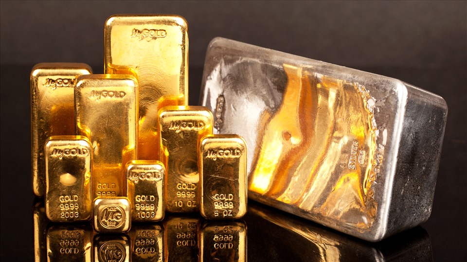 Giá vàng đã bốc hơi 17% giá trị kể từ mức đỉnh đạt được vào tháng 8.2020 đến nay. Ảnh TL