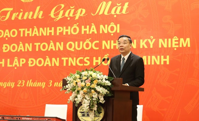 Chủ tịch UBND thành phố Chu Ngọc Anh phát biểu tại buổi gặp mặt.