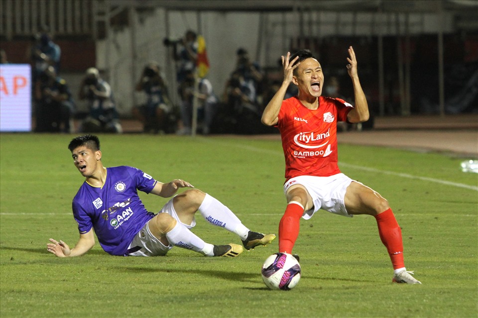 Chung cuộc, câu lạc bộ Hà Nội giành chiến thắng 3-0. 3 điểm có được trước TPHCM giúp đoàn quân của ông Chu Đình Nghiêm tạm leo lên dẫn đầu bảng xếp hạng với 9 điểm sau 5 vòng. Trong khi đó, TPHCM đã rơi xuống vị trí thứ 12 khi chỉ có 6 sau 2 trận thắng và 3 trận thua.