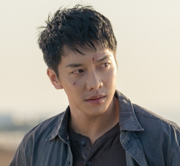 Lee Seung Gi gây ấn tượng khi đảm nhận vai nam chính trong phim “Lãng khách”. Ảnh nguồn: Xinhua.