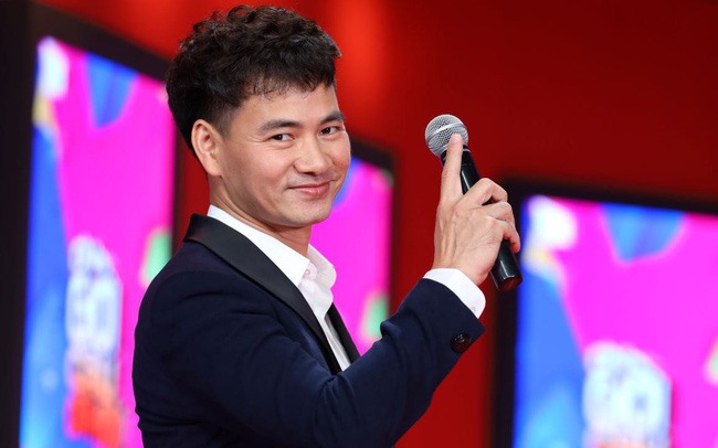 Ngoài ra, anh còn là một MC rất được yêu thích trong chương trình Ơn Giời, cậu đây rồi được chiếu hàng tuần trên VTV3.  Ngày 10.1.2016, anh được trao tặng danh hiệu Nghệ sĩ Ưu tú.