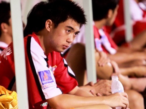Đây là lần đầu tiên Lee Nguyễn trở lại Gia Lai sau 11 năm. Anh là bản hợp đồng bom tấn được bầu Đức đưa về Hoàng Anh Gia Lai tại V.League 2009. Chân chuyền này nhanh chóng thể hiện đẳng cấp khi ghi 12 bàn (9 bàn tại V.League), thực hiện 16 pha kiến tạo, lọt vào đội hình tiêu biểu của V.League năm đó.
