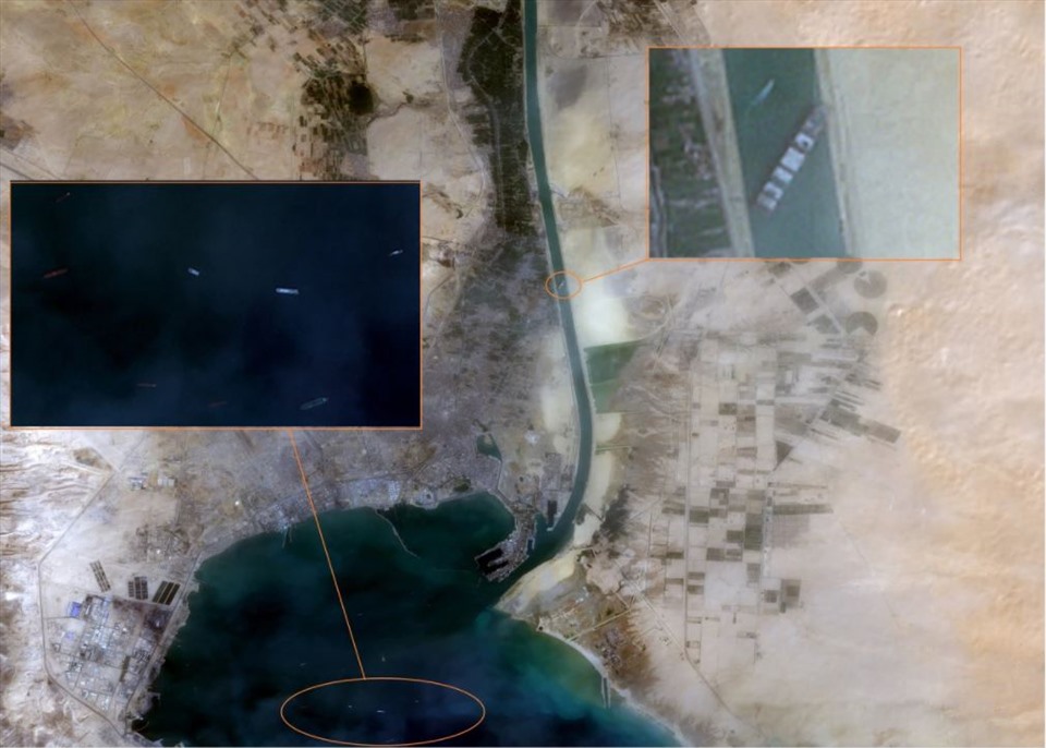 Ảnh vệ tinh tàu mắc kẹt ở kênh đào Suez. Ảnh: Cơ quan Vũ trụ Châu Âu.