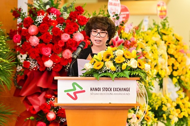 Madam Thái Hương phát biểu trong ngày cổ phiếu BAB chào sàn HNX.