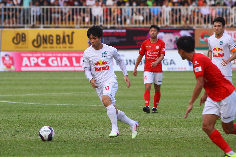Chiến thắng trước TPHCM giúp Hoàng Anh Gia Lai tiếp tục dẫn đầu bảng với 13 điểm. Còn TPHCM vẫn đứng trong nhóm cuối bảng với 6 điểm.