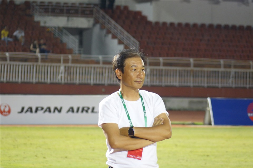 Huấn luyện viên Masahiro Shimoda thua 3 cả trận khi lên dẫn dắt đội Sài Gòn thay cho ông Vũ Tiến Thành. Ảnh: Nguyễn Đăng.