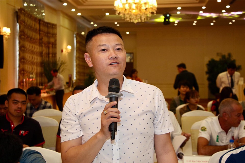 “Cậu bé vàng” Phạm Văn Quyến là trợ lí huấn luyện viên của U19 Sông Lam Nghệ An. Ảnh: Anh Hòa