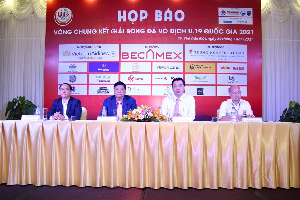 Buổi họp bốc thăm và chia bảng U19 Quốc gia 2021 diễn ra sáng 29.3 tại Bình Dương. Ảnh: Anh Hòa