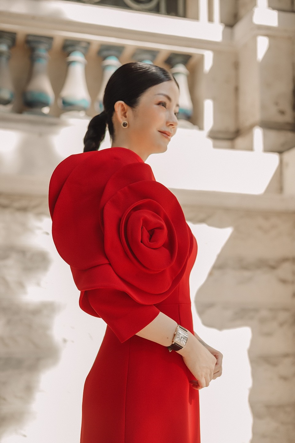 Với hình ảnh thanh lịch và tính ứng dụng cao, Angela Ngô chinh phục những người yêu thời trang bởi sự thanh lịch thoải mái, tiện dụng và không lỗi thời.
