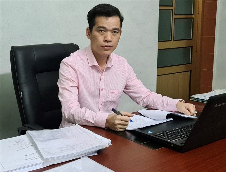 Anh Nguyễn Văn Hùng tại nơi làm việc.