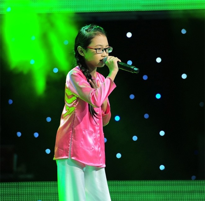 Phương Mỹ Chi nổi tiếng khi tham gia chương trình Giọng hát Việt nhí 2013. Tại gameshow này, em giành vị trí á quân.