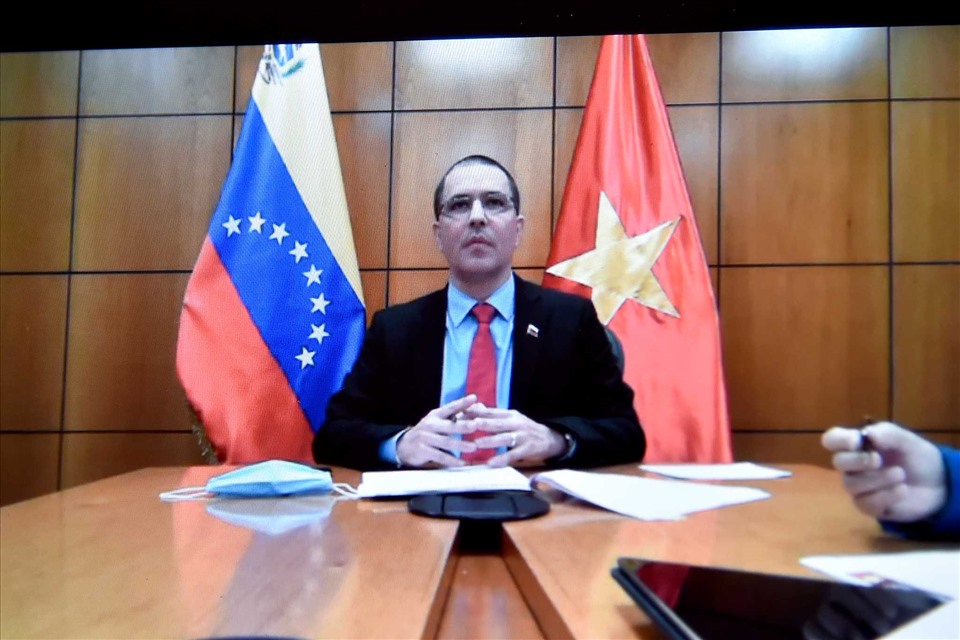 Bộ trưởng Jorge Arreaza bày tỏ Venezuela luôn coi trọng và mong muốn tăng cường hơn nữa mối quan hệ đối tác toàn diện giữa hai nước. Ảnh: Bộ Ngoại giao.